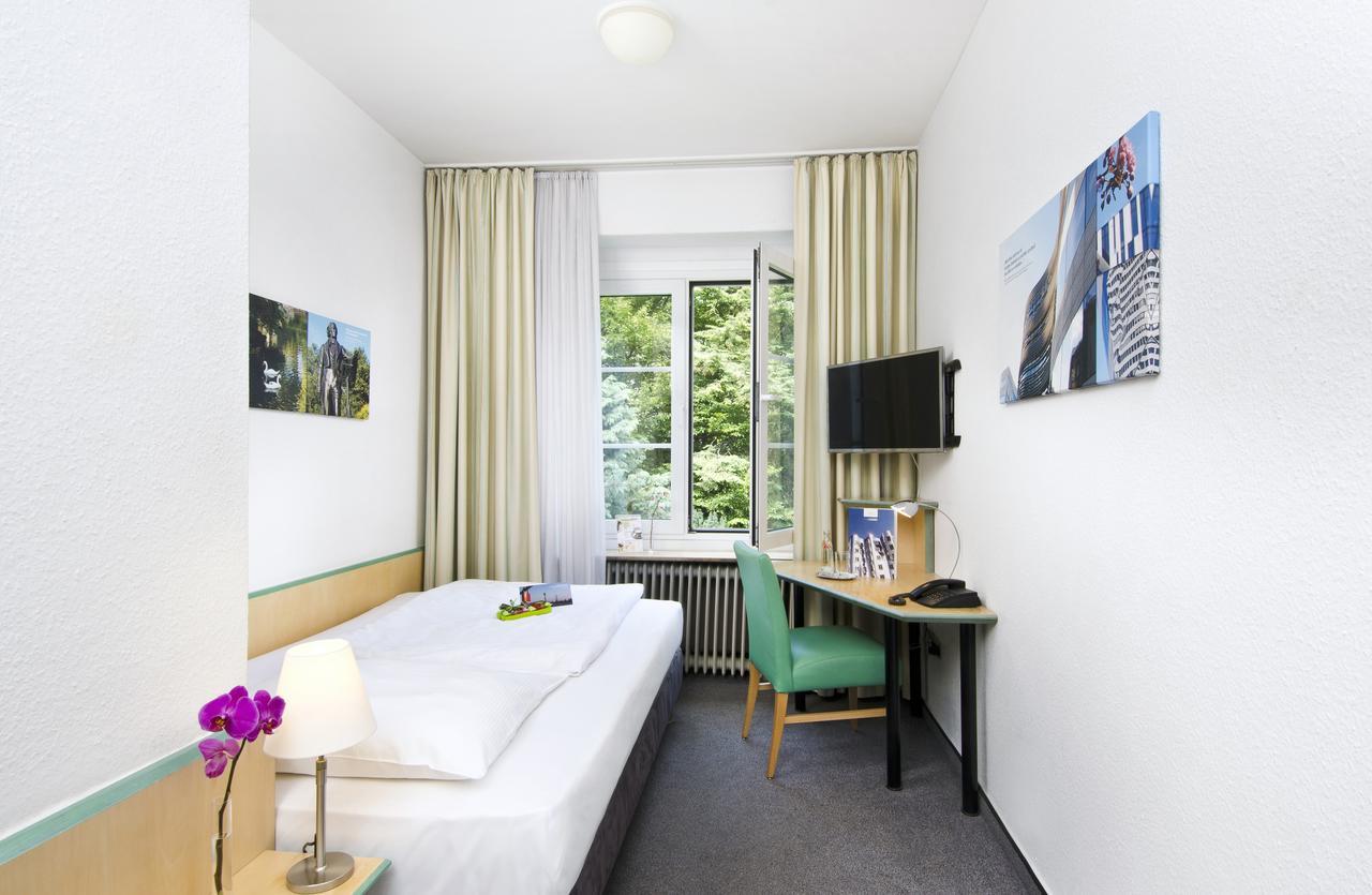 Hotel am Hofgarten Düsseldorf Buitenkant foto