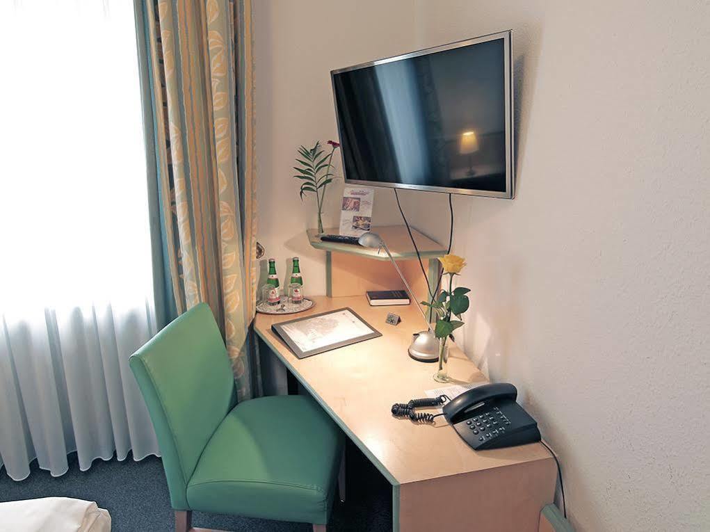 Hotel am Hofgarten Düsseldorf Buitenkant foto