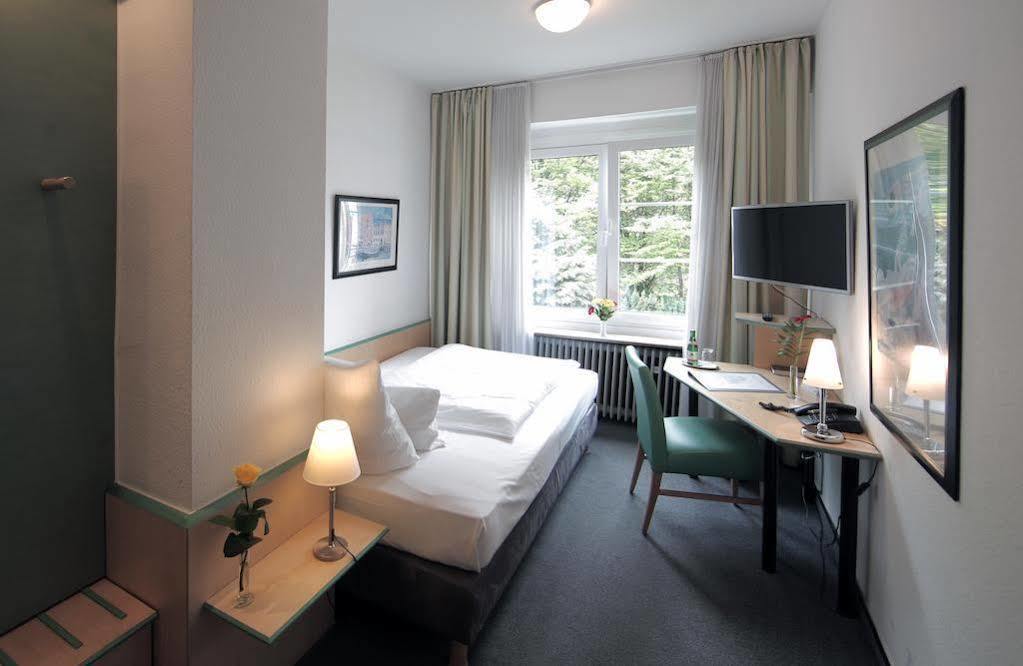 Hotel am Hofgarten Düsseldorf Buitenkant foto